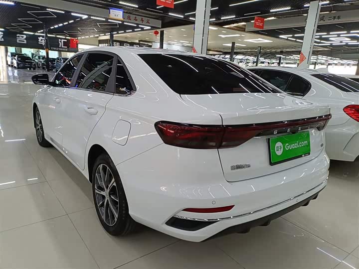 Фото 5 - Geely Emgrand