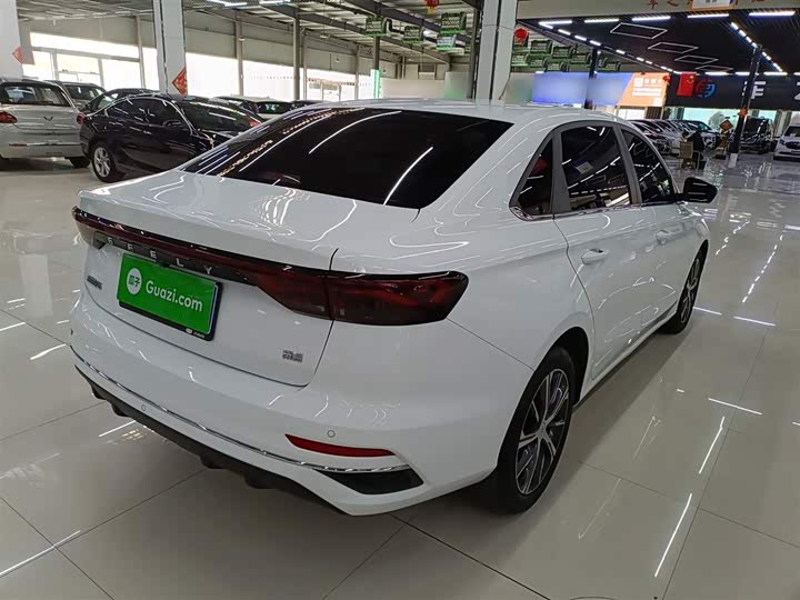 Фото 7 - Geely Emgrand