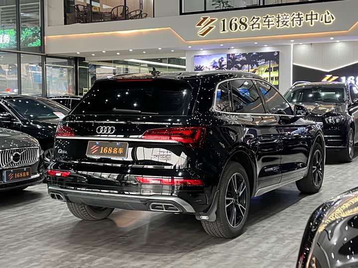 Фото 7 - Audi Q5L