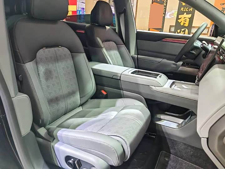 Фото 6 - Zeekr 7X