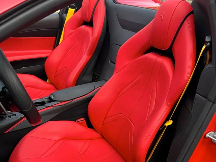 Фото 6 - Ferrari 812