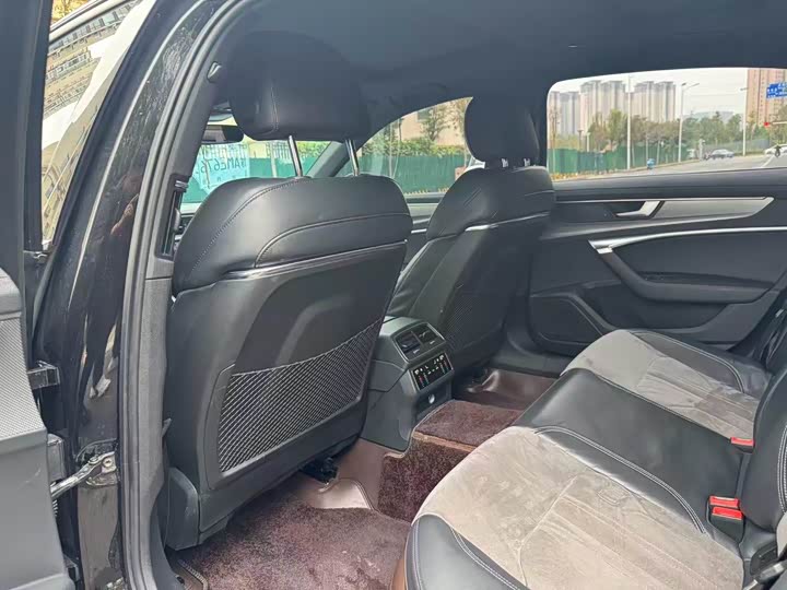 Фото 5 - Audi A6L