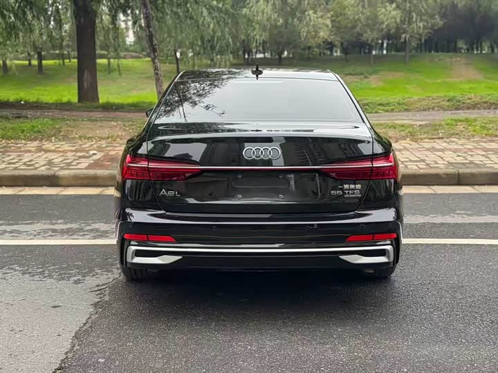 Фото 8 - Audi A6L