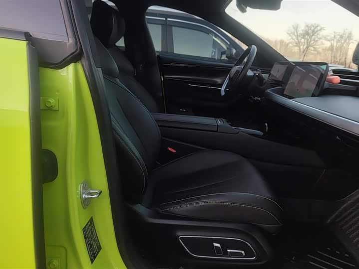 Фото 8 - XPeng P7