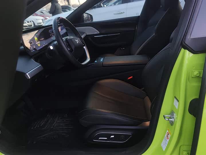 Фото 9 - XPeng P7