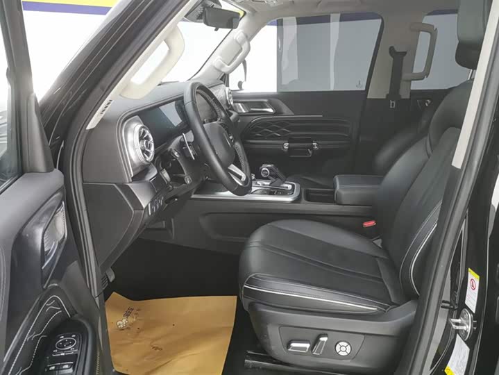 Фото 9 - Tank 300