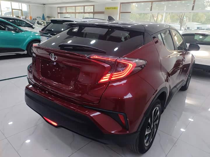 Фото 7 - Toyota Izoa