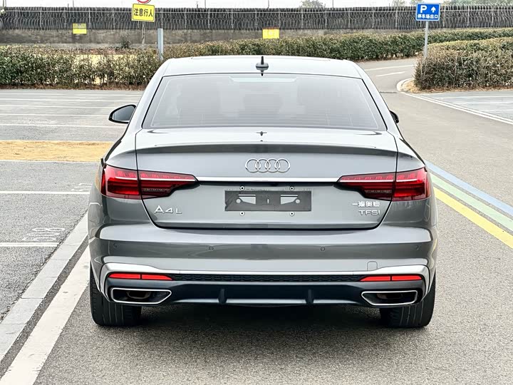 Фото 6 - Audi A4L