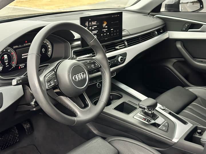 Фото 8 - Audi A4L