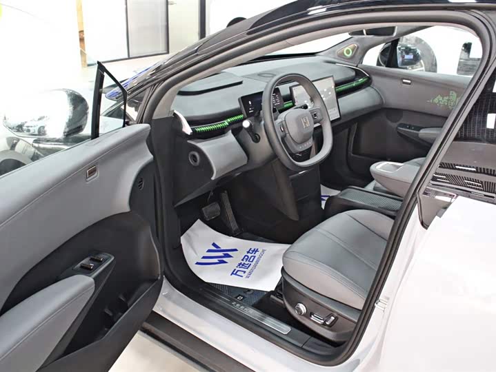 Фото 4 - Zeekr X