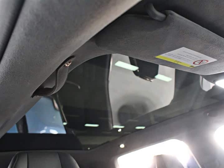 Фото 8 - Zeekr X