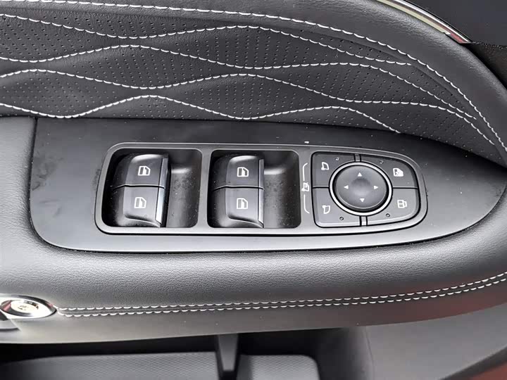 Фото 9 - Tank 300