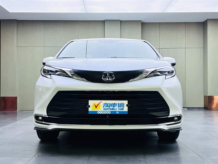 Фото 2 - Toyota Sienna