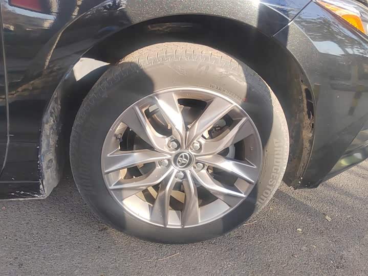 Фото 6 - Toyota Avalon