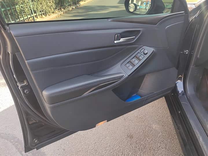 Фото 7 - Toyota Avalon