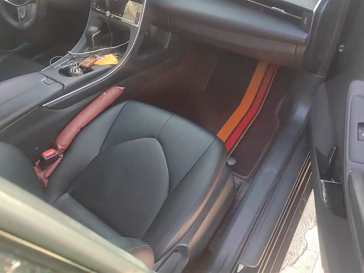 Фото 8 - Toyota Avalon