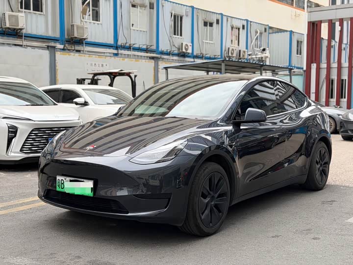 Фото 1 - Tesla Model Y