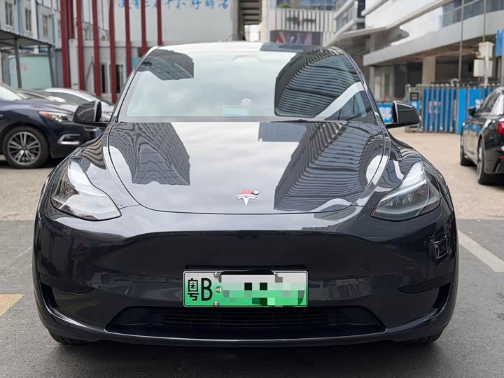 Фото 2 - Tesla Model Y
