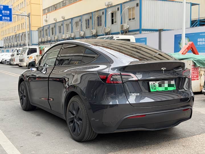 Фото 4 - Tesla Model Y