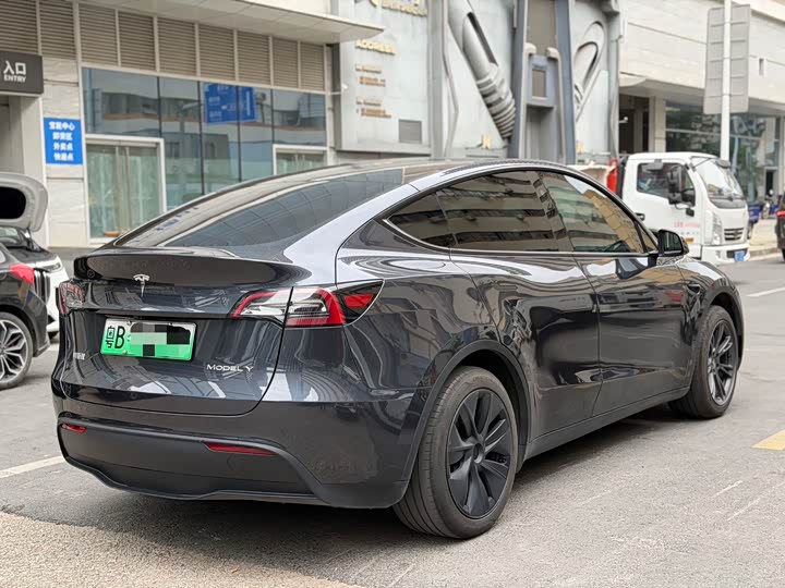 Фото 6 - Tesla Model Y