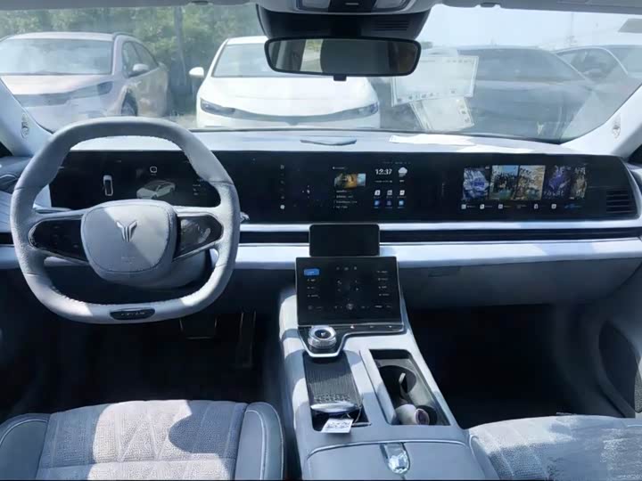 Фото 3 - Voyah Passion