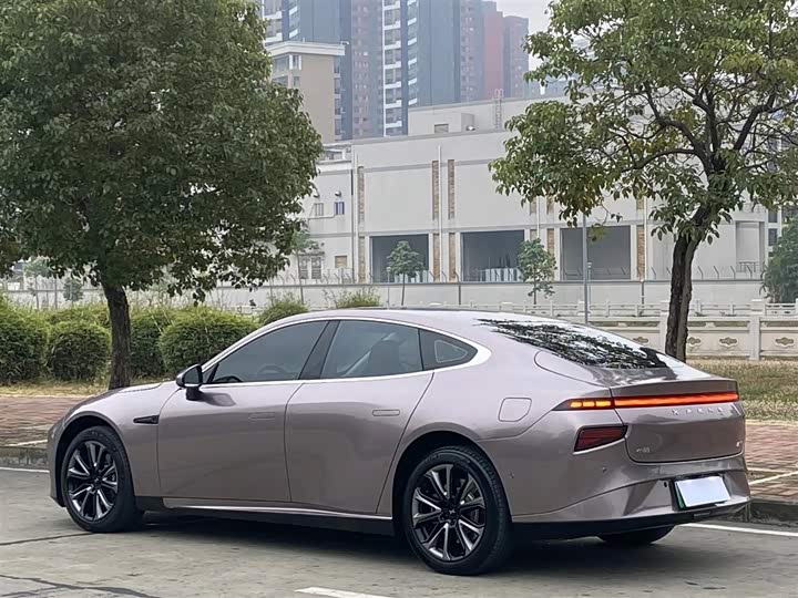 Фото 3 - XPeng P7