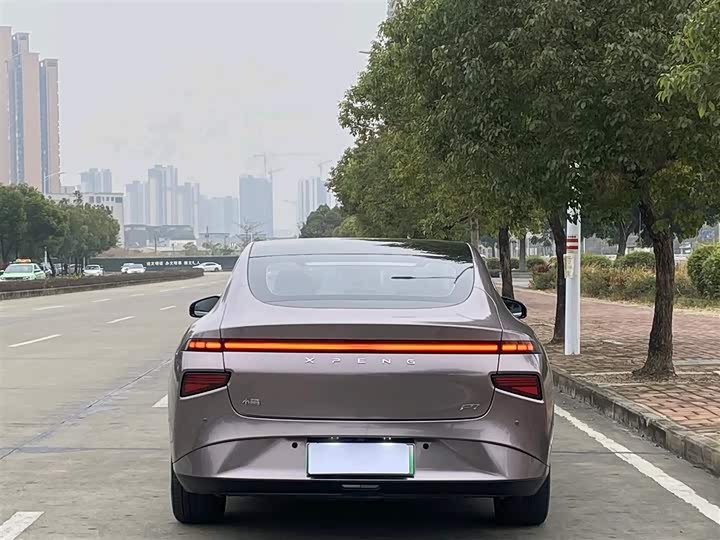 Фото 4 - XPeng P7