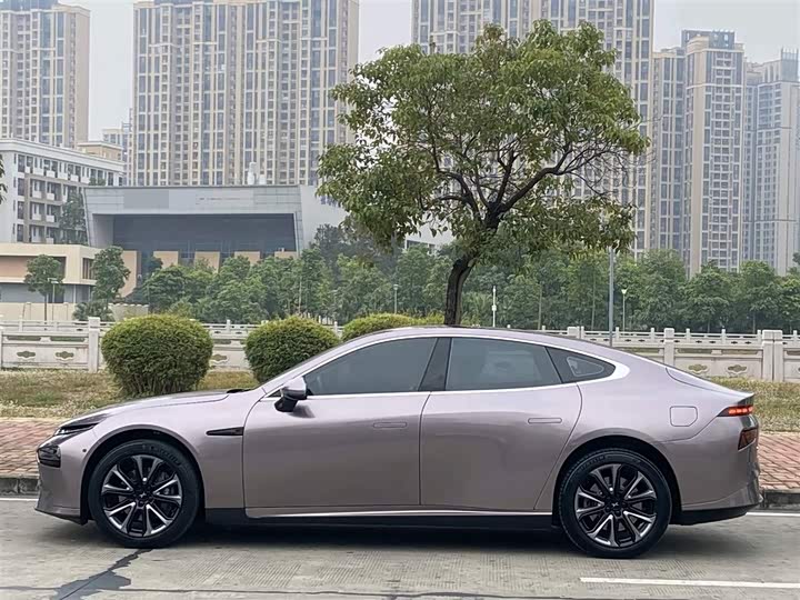 Фото 9 - XPeng P7