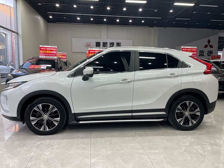 Фото 3 - Mitsubishi Eclipse Cross