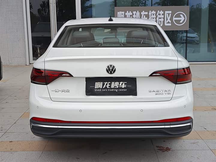 Фото 8 - Volkswagen Sagitar L