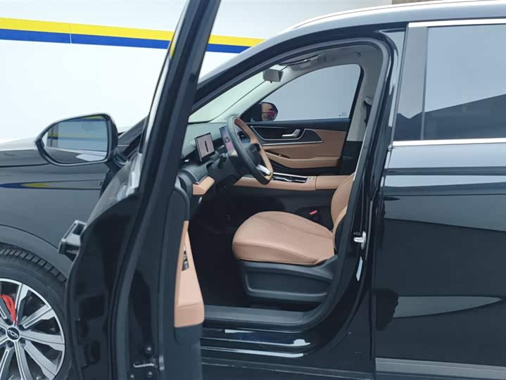 Фото 9 - Chery Tiggo 8L