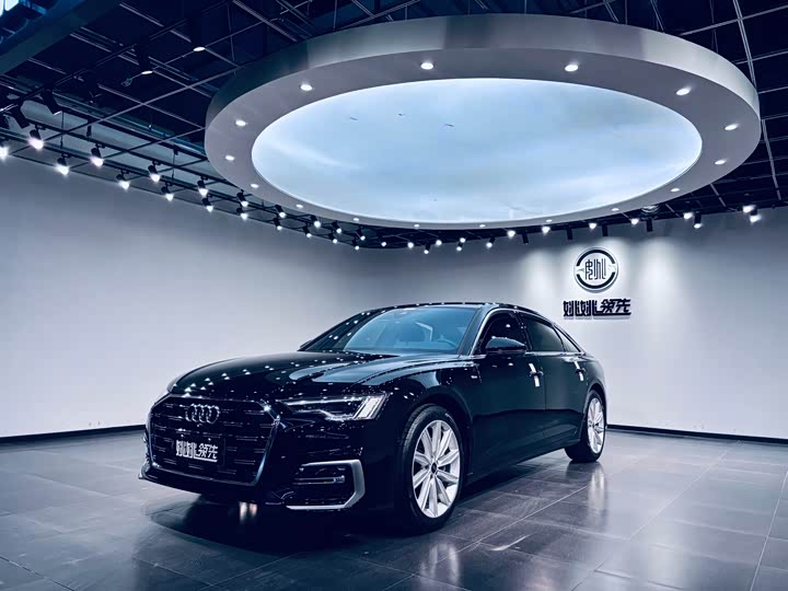 Фото 1 - Audi A6L