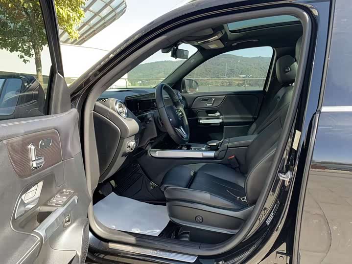 Фото 7 - Mercedes-Benz GLB-Class