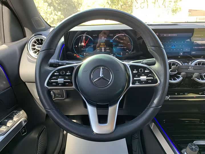 Фото 9 - Mercedes-Benz GLB-Class