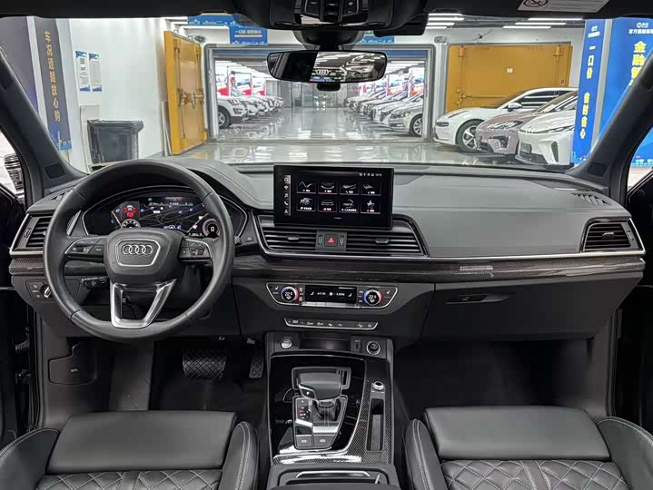 Фото 9 - Audi Q5L Sportback