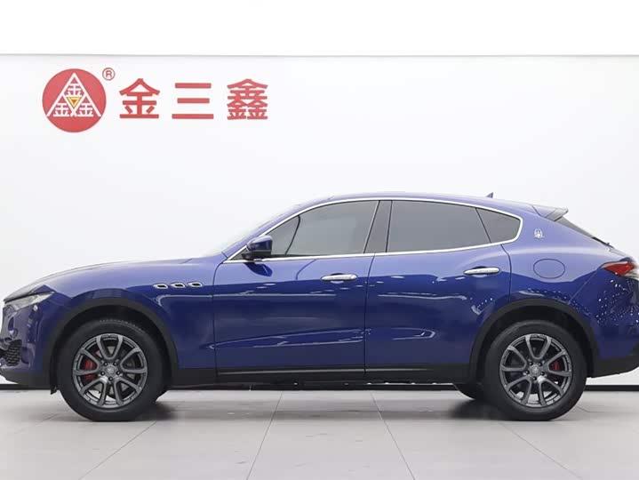 Фото 3 - Maserati Levante