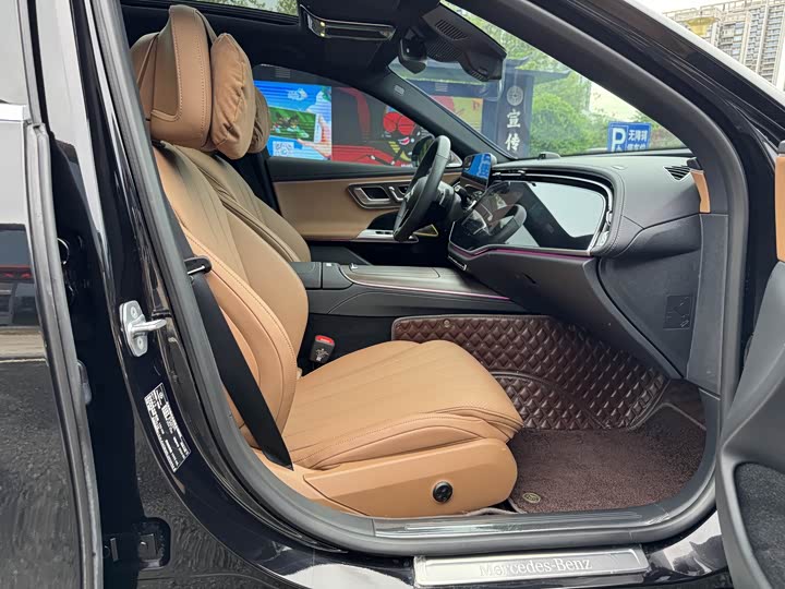 Фото 3 - Mercedes-Benz E-Class