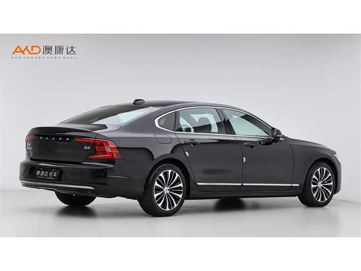 Фото 3 - Volvo S90