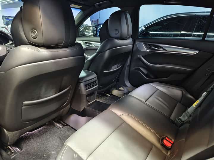 Фото 7 - Cadillac CT5