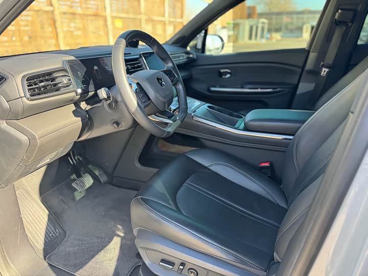 Фото 7 - Nio ES6