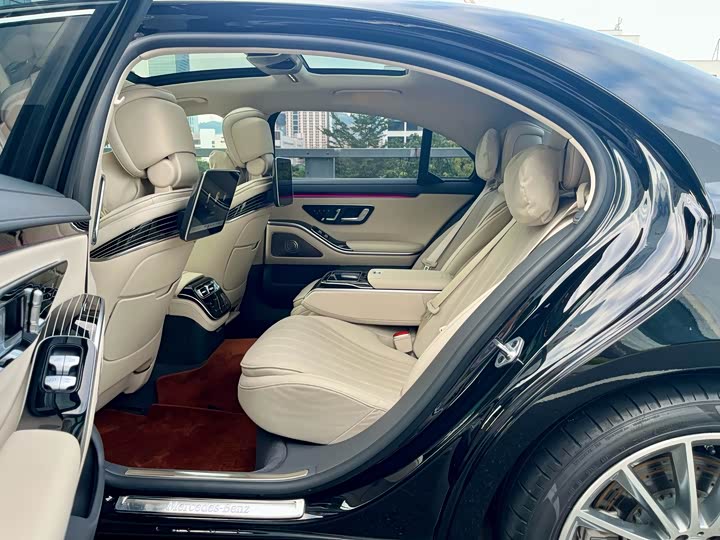 Фото 8 - Mercedes-Benz S-Class