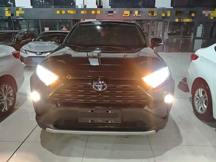 Фото 3 - Toyota RAV4