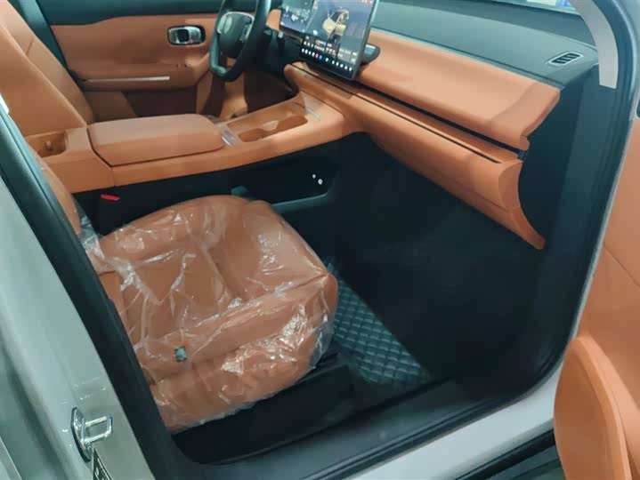 Фото 8 - Leapmotor C10