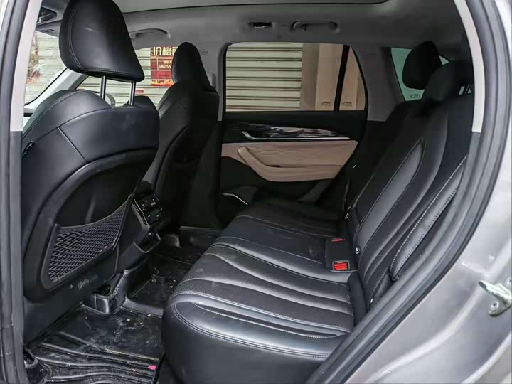 Фото 5 - Geely Monjaro