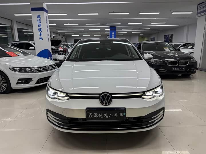 Фото 2 - Volkswagen Golf