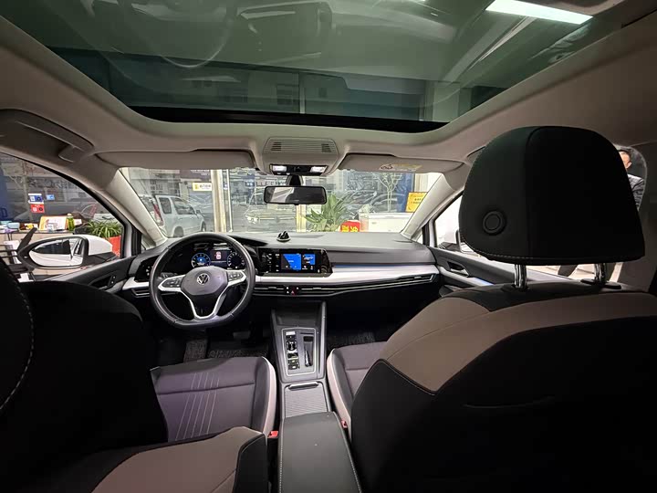 Фото 6 - Volkswagen Golf