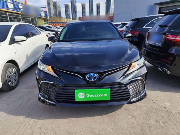 Фото 3 - Toyota Camry