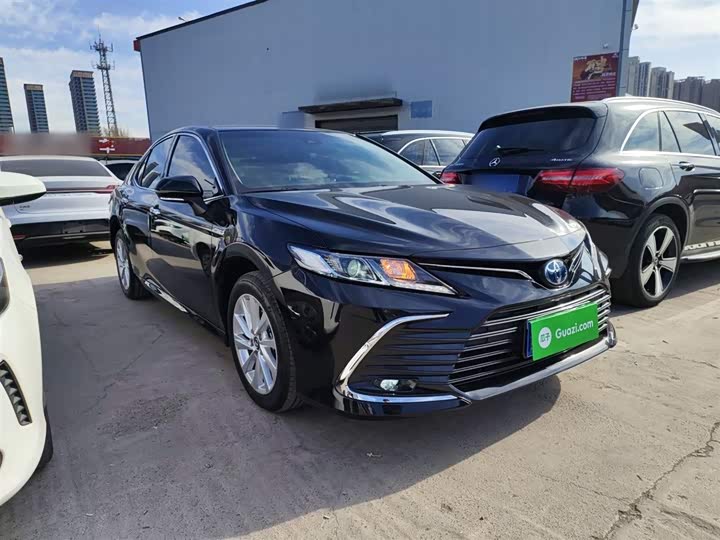 Фото 4 - Toyota Camry