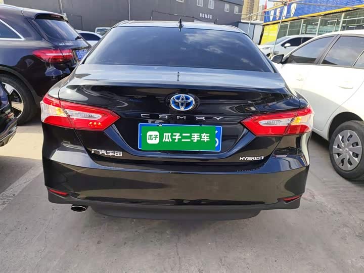 Фото 6 - Toyota Camry