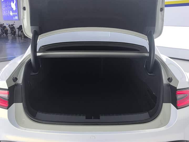 Фото 4 - Xiaomi SU7